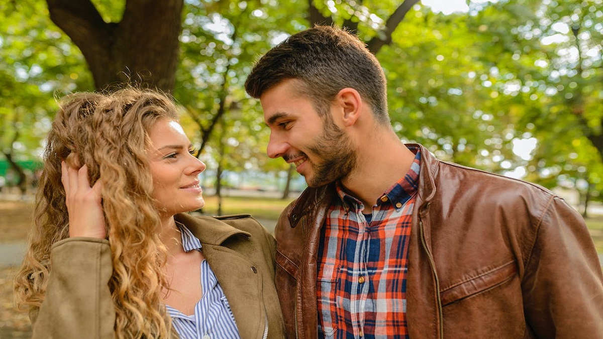 Wetenschap onthult: ‘Deze manieren om te flirten werken het best’