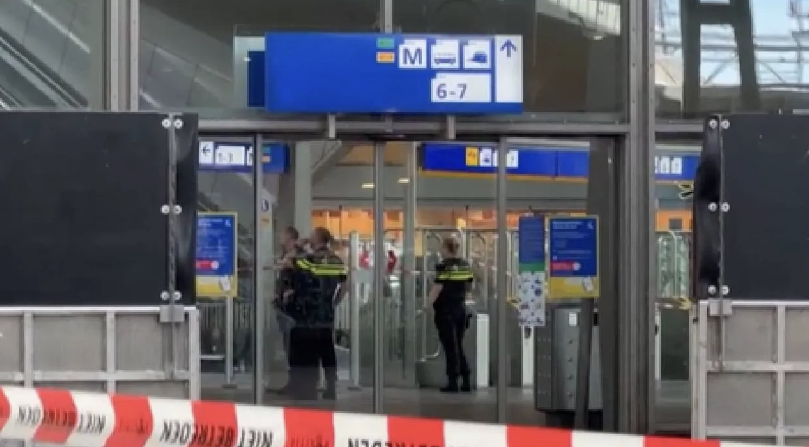 Man in rolstoel beland op spoor en wordt overreden door trein