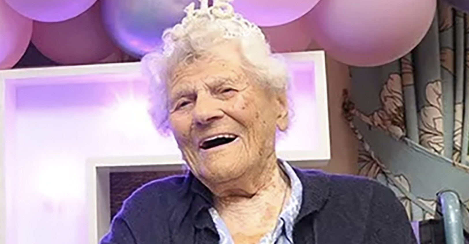 De oudste vrouw ter wereld, 116 jaar oud, onthult een verrassend geheim voor haar lange leven